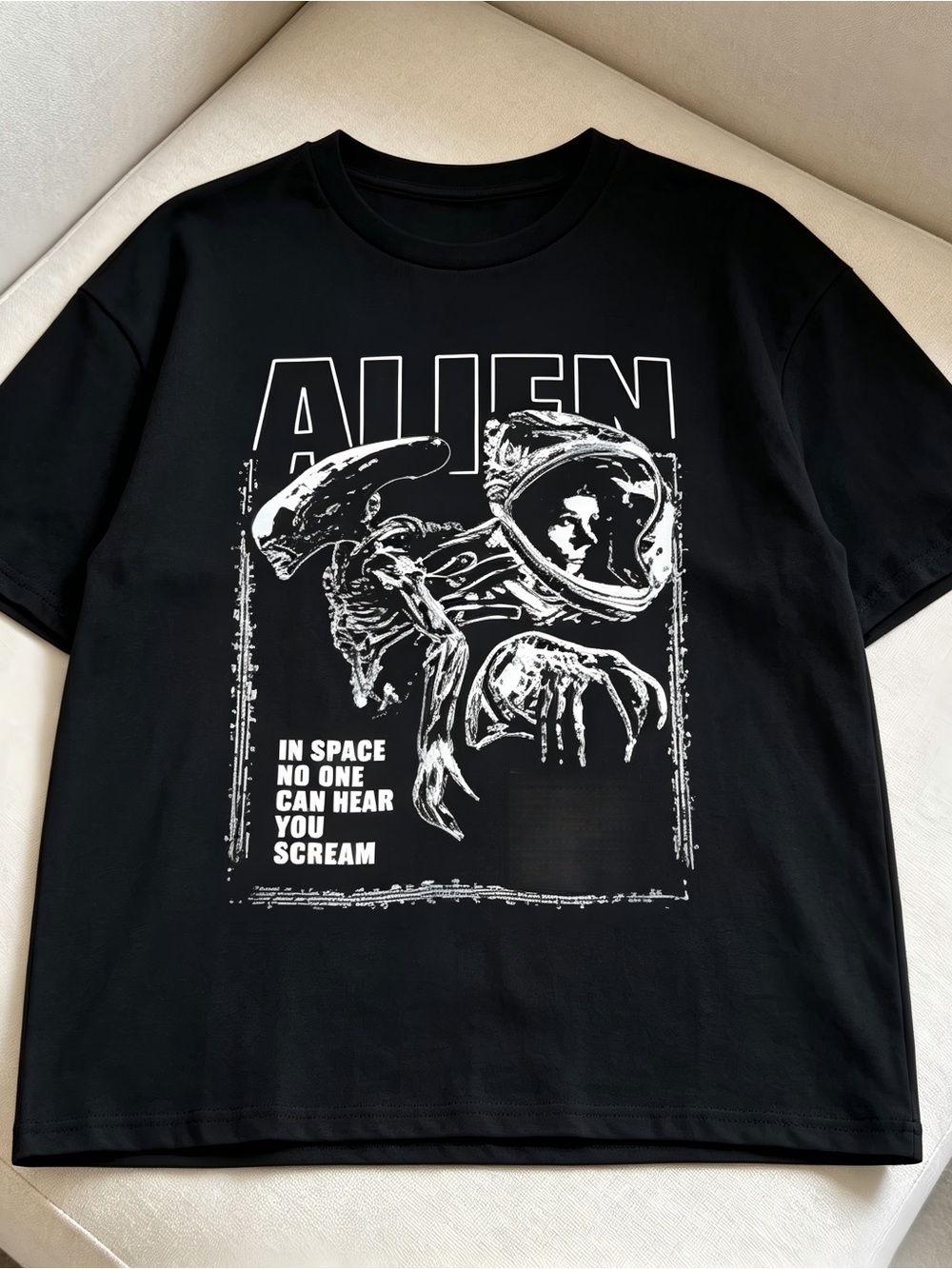 Alien Space Black Graphic Sci Fi Horror Retro Movie Women Men T-shirt Unisex